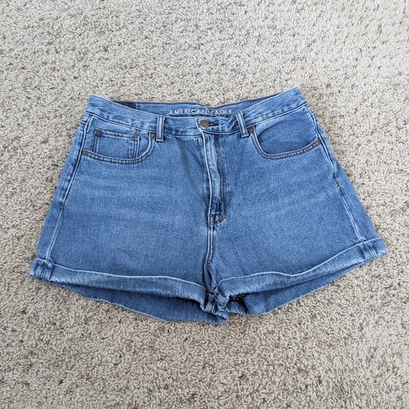 American Eagle Outfitters Pants - American eagle mom shorts size 12